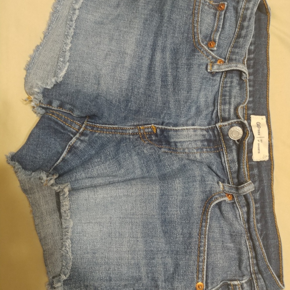 Gap shorts